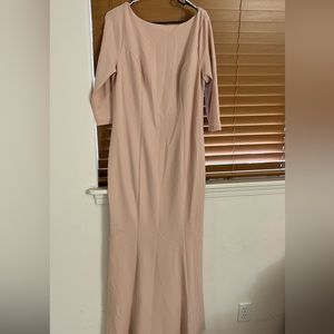 Beautiful 1X lulus gown